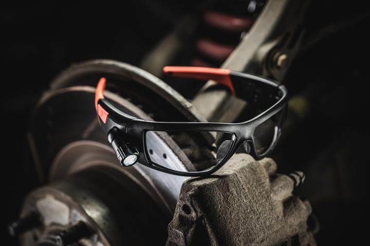 Produktbild Coast SPG500 Sicherheitsbrille mit Inspektionslampe und UV-Schutz - 160 Lumen