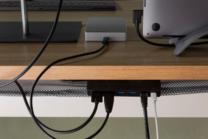 Actual product image TwelveSouth StayGo (USB-C, 8 Ports)