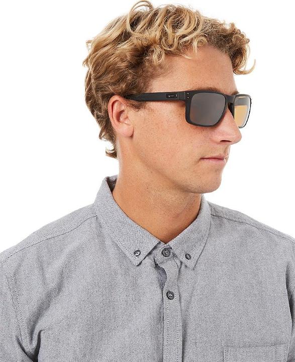 Actual product image Oakley Holbrook