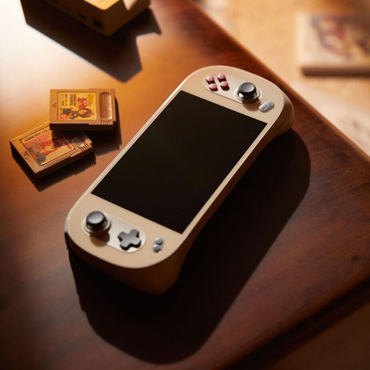 Actual product image Ayaneo 2S Handheld Konsole – 32 GB LPDDR5X, 2 TB SSD, Retro Power