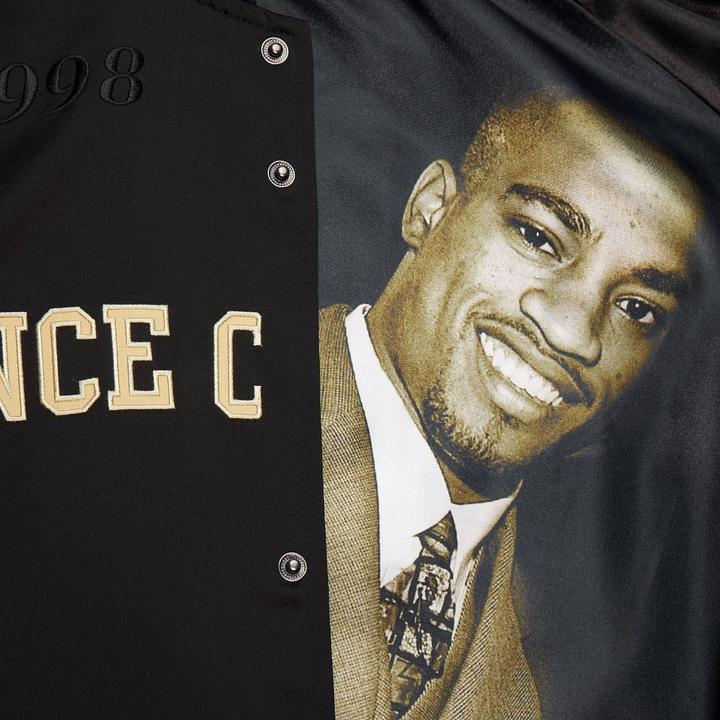 Image du produit Mitchell & Ness M&N Varsity Satin Veste - HALL OF FAME Vince Carter (L)
