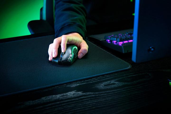 Immagine prodotto Razer Naga V2 HyperSpeed per i giochi, 2,4 GHz, Bluetooth, senza fili, nero (Senza fili)
