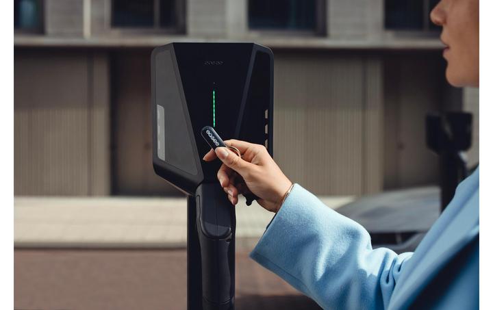 Image du produit Easee Ladestation Charge Max Schwarz, Schnittstellen: WLAN (Type 2, 22 kW, 32 A)