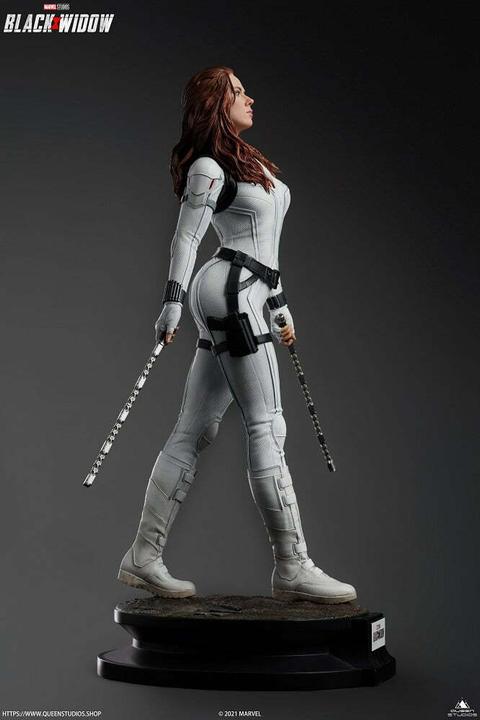 Produktbild Queen Studios Black Widow “Black Widow – Snow Suit Edition” 1/4 Statue