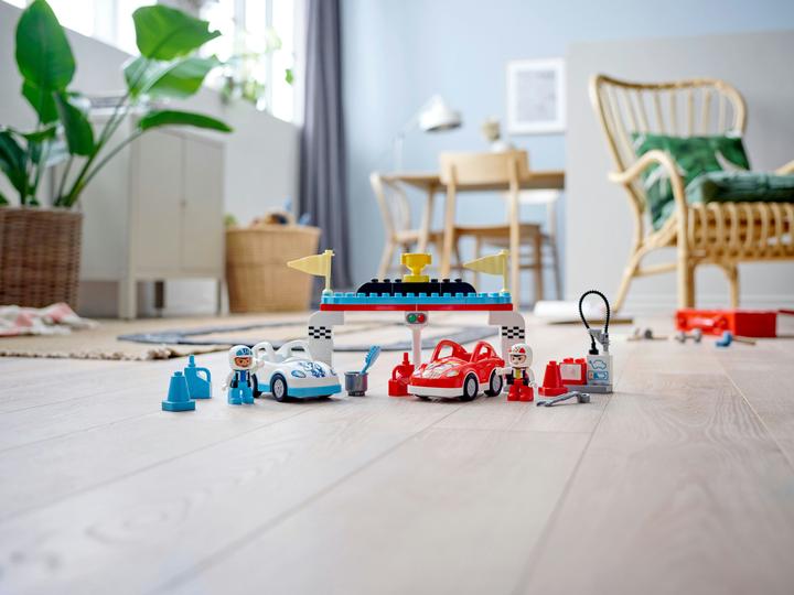 Produktbild LEGO Rennwagen (10947)