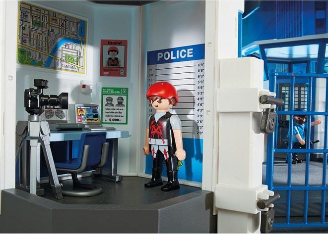 Actual product image Playmobil Intl. police command center with prison (6872, Playmobil City Action)