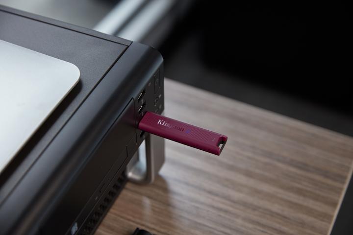 Immagine prodotto Kingston DataTraveler Max (1000 GB, USB-A, USB 3.2)