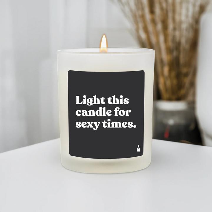 Image du produit Chatty Candles Bougie parfumée Flowery Light this candle for sexy times.