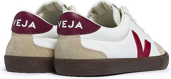 Actual product image Veja Volley (46)
