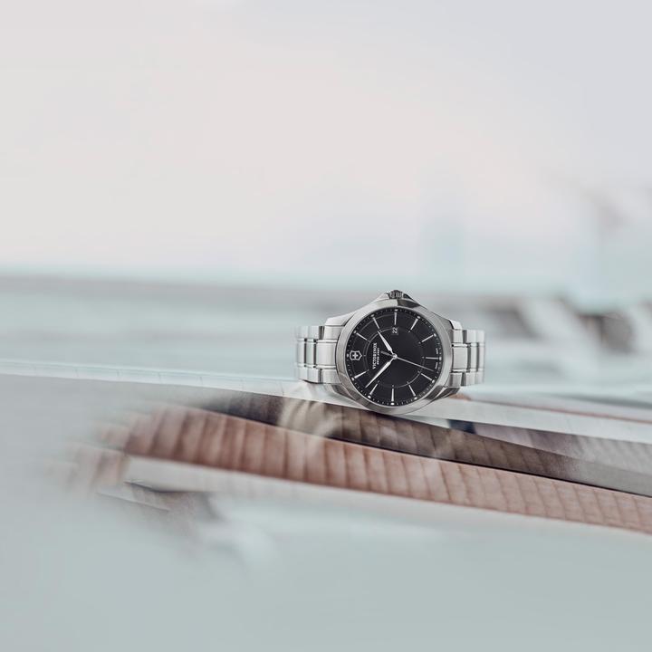 Actual product image Victorinox coalition (Analogue wristwatch, 40 mm)