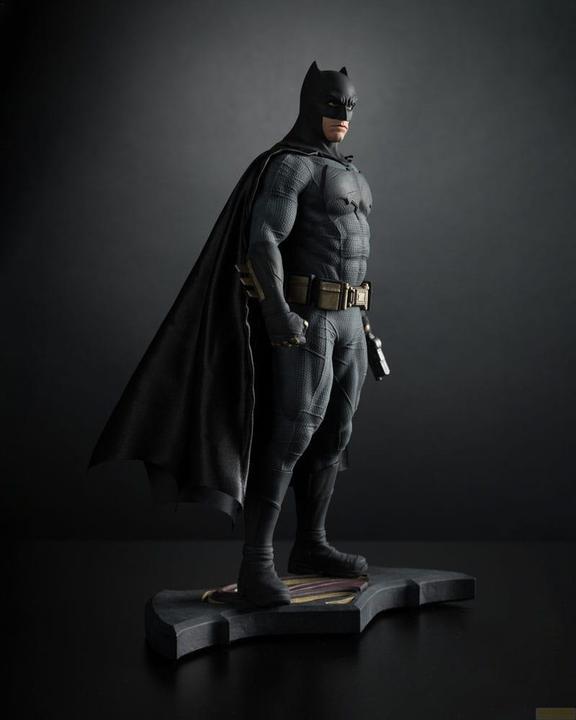 Produktbild DC Direct Batman v Superman: Dawn of Justice Statue 1/6 Batman 32 cm