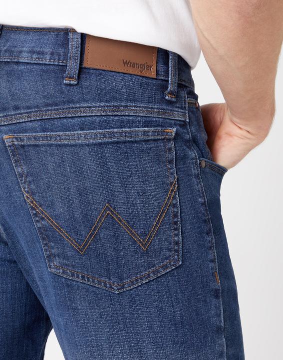 Actual product image Wrangler Authentic Straight (W38/L32)