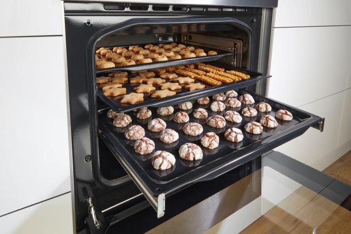 Actual product image Gorenje GE5 A22 WH ws Free-standing cooker A 50cm 4 hotplates 70L 6heating modes