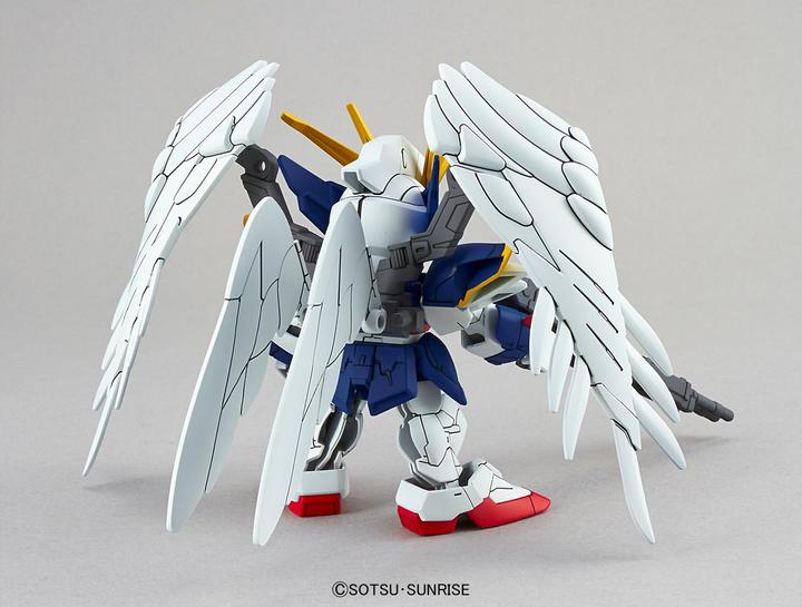 Actual product image Bandai GUNDAM - SD Gundam EX-Standard 004 Wing Gundam Zero (EW) - Model Kit