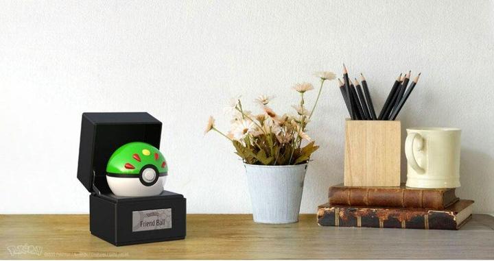 Image du produit Nintendo Réplique de la Boule d'Amitié Collectible Pokémon de Die-Cast (DSi XL)