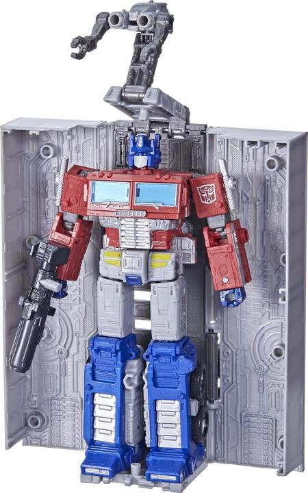 Actual product image Hasbro Transformers Toys Generations War for Cybertron: Kingdom Leader WFC-K20 Ultra Magnus