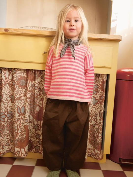 Actual product image Sandnes Garn Anleitungsheft 2501 Mykt til barn Einzelanleitung 2501 Nr. 2 Pascal Sweater Junior - Englisch