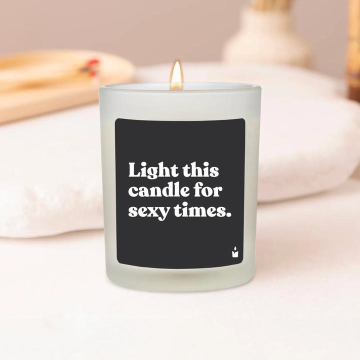 Image du produit Chatty Candles Bougie parfumée Flowery Light this candle for sexy times.