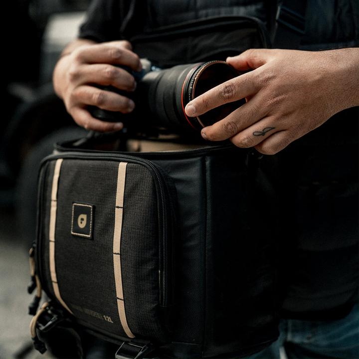 Immagine prodotto PolarPro Kamera-Tasche RoadRunner 12 l Schwarz (Borsa a tracolla per fotocamera, 12 l)