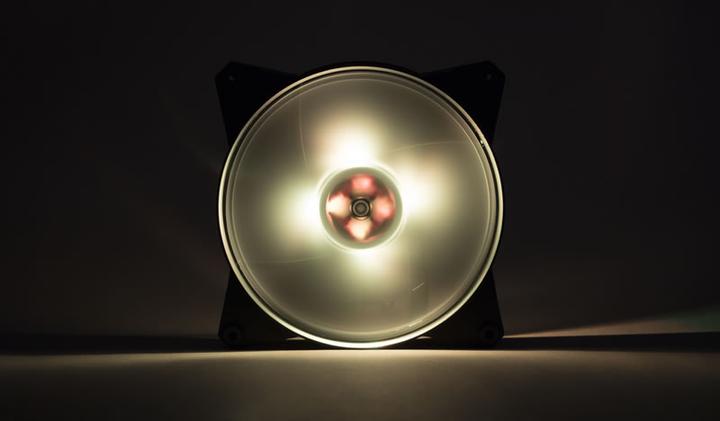 Produktbild Cooler Master MasterFan Pro 140 Air Flow RGB-Prozessorlüfter Schwarz, Transparent (140 mm, 1 x)