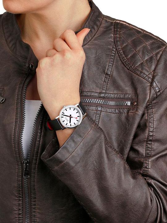 Produktbild Mondaine Classic - Vegan poliert (Analoguhr, Swiss Made, 36 mm)