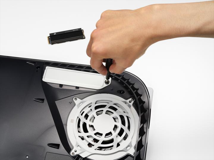 Actual product image Corsair MP600 PRO LPX (1000 GB, M.2 2280)