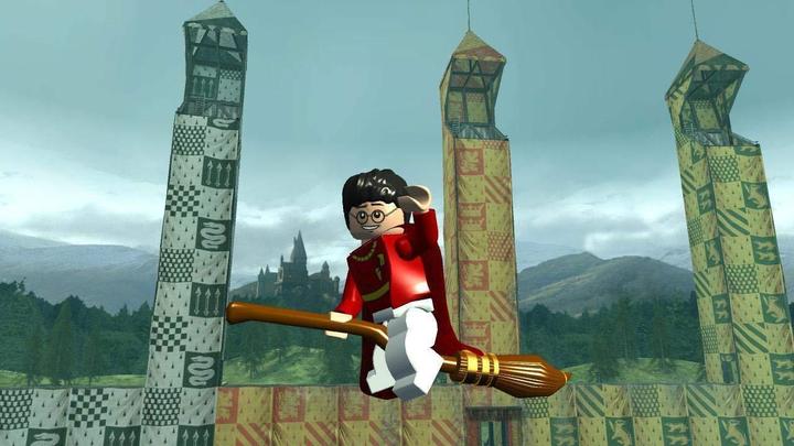 Produktbild WB LEGO Harry Potter Collection - Remastered: Jahre 1-7 (Xbox One X, Xbox Series X, Multilingual)