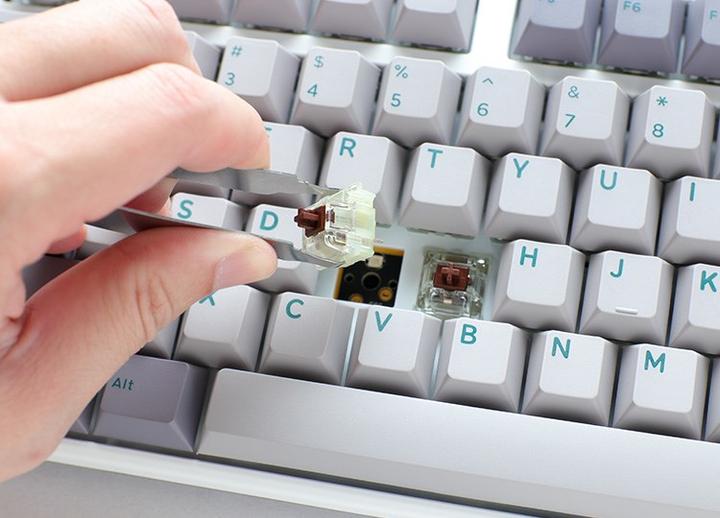 Actual product image Ducky One 3 Mist Grey TKL Gaming Keyboard, RGB LED - MX-Blue (DE, Cable)
