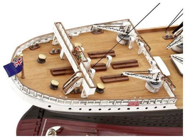 Actual product image Revell Gift set 100 years Titanic