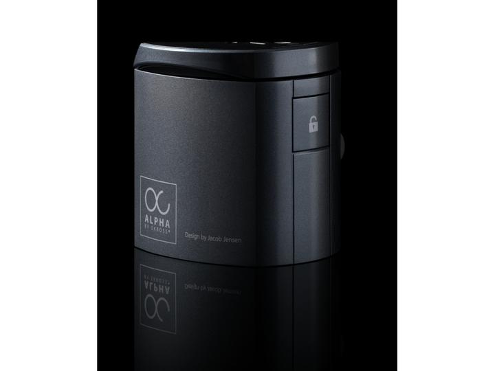 Produktbild Skross Alpha World-Reiseadapter inkl. Hartschalen-Etui