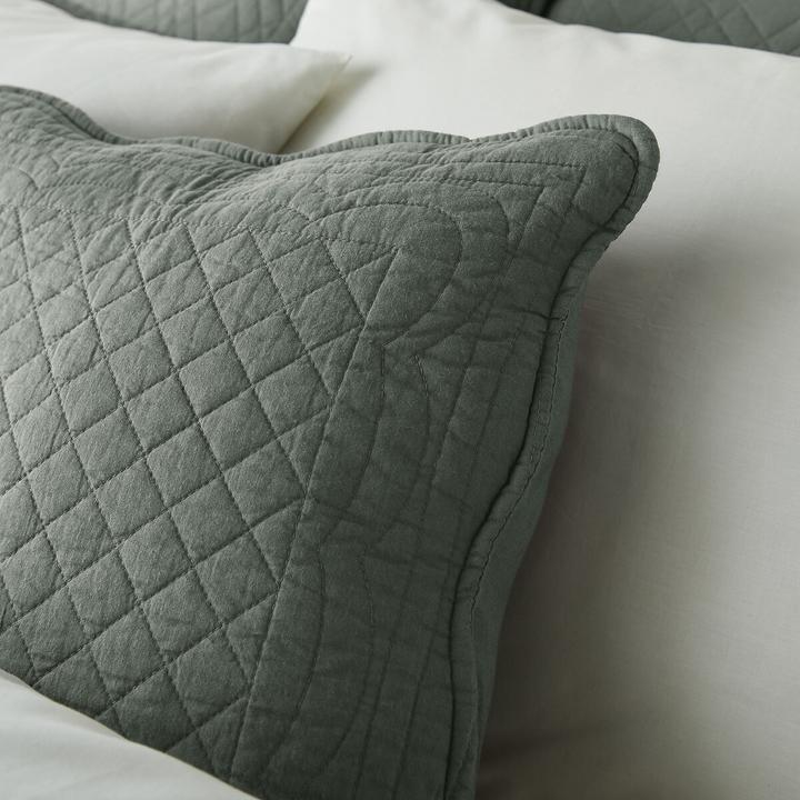 Actual product image La Redoute Interieurs Scenario Boutis (250 x 250 cm)