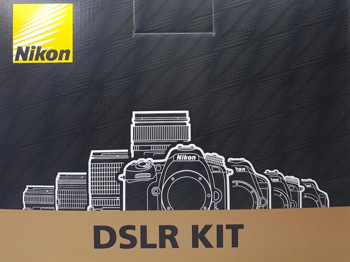 Actual product image Nikon D5600 Kit incl. 16GB memory card and bag (24.20 Mpx, APS-C / DX)