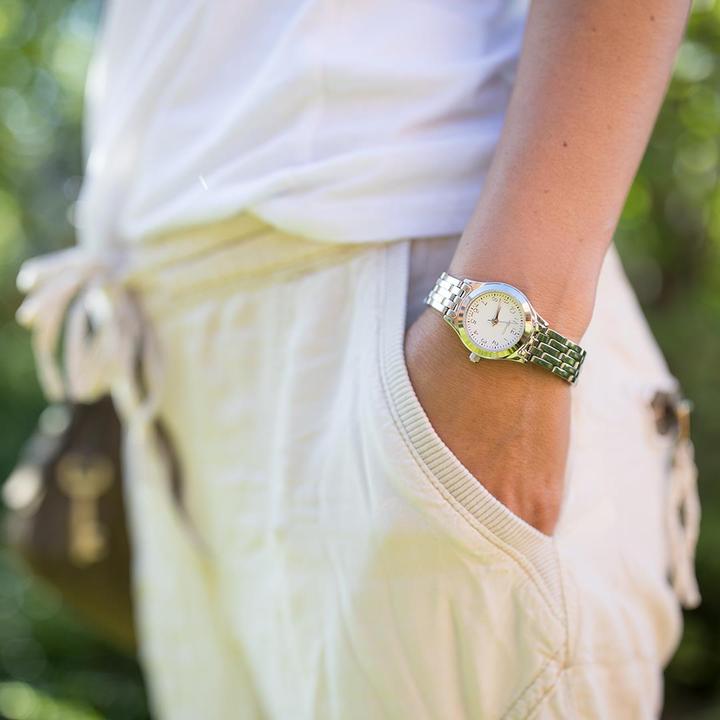 Actual product image M Watch Mondaine Lady Chic (Analogue wristwatch, Swiss made, 24 mm)