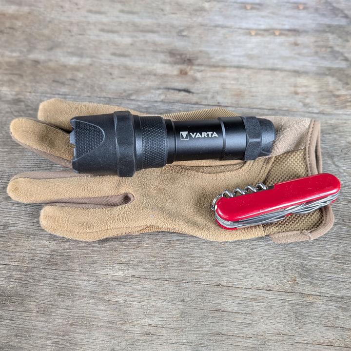Actual product image Varta Indestructible F10 (13.80 cm, 300 lm)