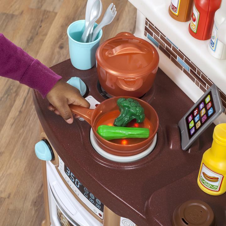 Actual product image Step2 Fun with Friends Kitchen Brown