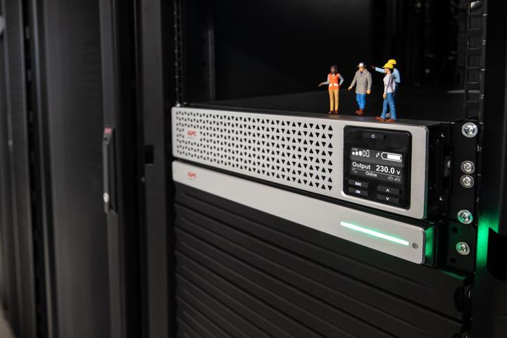 Actual product image APC SRTL2200RMXLI-NC (2200 VA, 1980 W, Online double converter UPS)