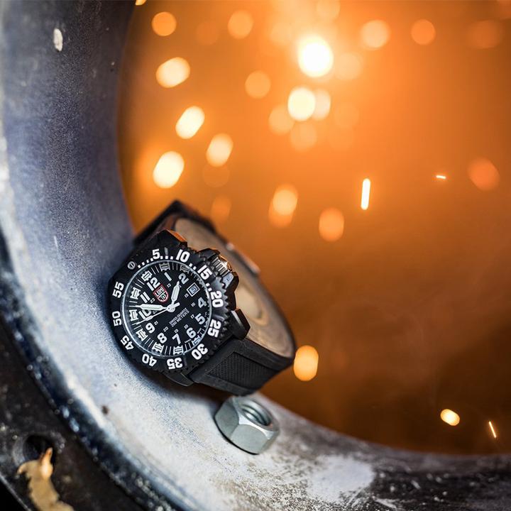 Immagine prodotto Luminox Serie originale Navy Seal 3000 (Orologio da polso analogico, Fatto in Svizzera, 44 mm)