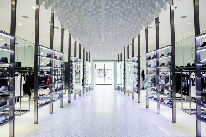 Actual product image The Incomplete (English, Maria-Elisabeth Niebius, Statures, Robert clans, Jian DeLeon for Highsnobiety, 2018)