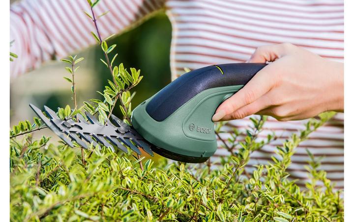 Actual product image Bosch Home & Garden EasyShear (Cordless hedgecutters)