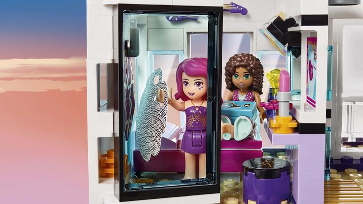 Actual product image LEGO Livi's Pop Star House (41135, LEGO Friends)