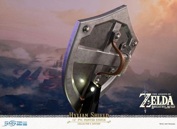 Produktbild First 4 Figures Zelda Breath of the Wild Hylian Shield - Collector Edition