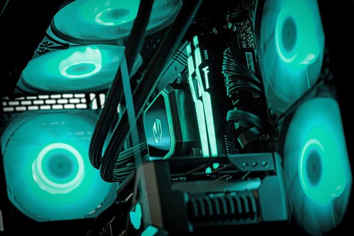 Immagine prodotto Actina 5901443416654 (64 GB, 2000 GB, GeForce RTX 5090)