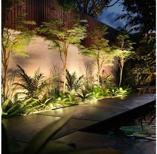 Produktbild Philips Hue Amarant (1400 lm, IP65)