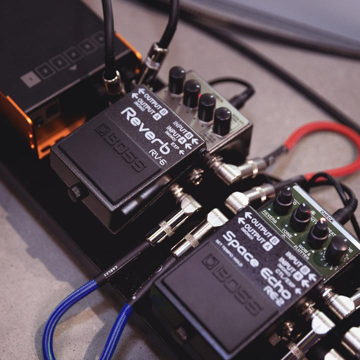 Actual product image Adam Hall 4 STAR IRR 0060 SET - Pedalboard patch cable | set of 5 ® TS angle latch | 0.6 m (0.60 m)