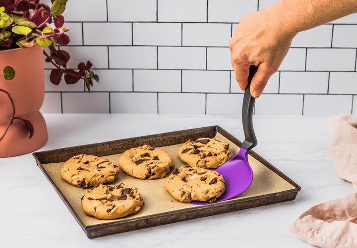 Actual product image DreamFarm Chopula spatula
