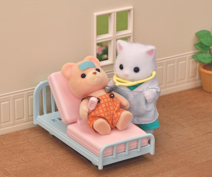 Produktbild Sylvanian Families Landarzt Spielset mit Figur