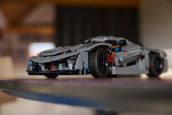 Actual product image LEGO Koenigsegg Jesko Absolut super sports car (42173, LEGO Technic)