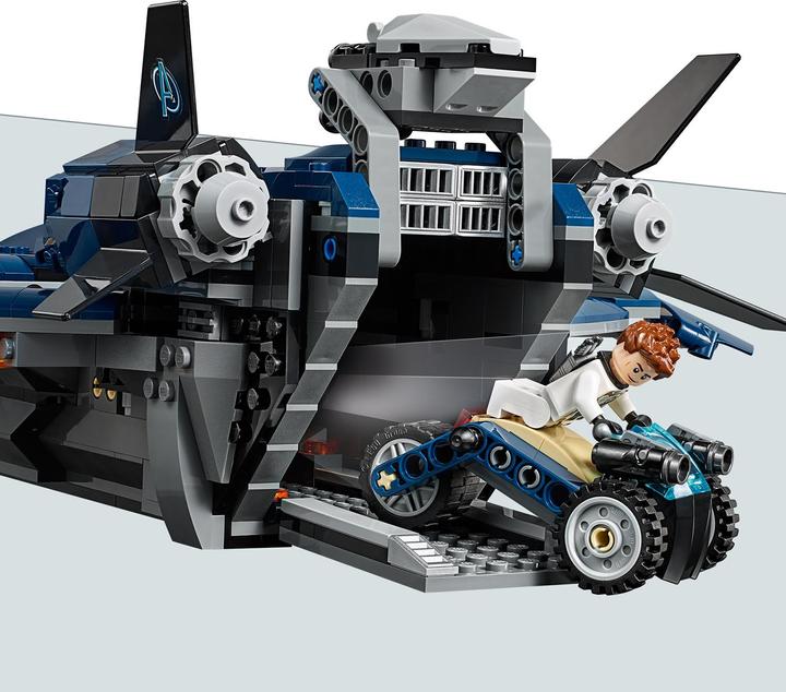 Actual product image LEGO Ultimate Avengers Quinjet (76126, LEGO Marvel)