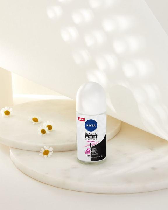 Produktbild NIVEA BLACK & WHITE INVISIBLE deo roll-on 50 ml (Roll-on, 50 ml)