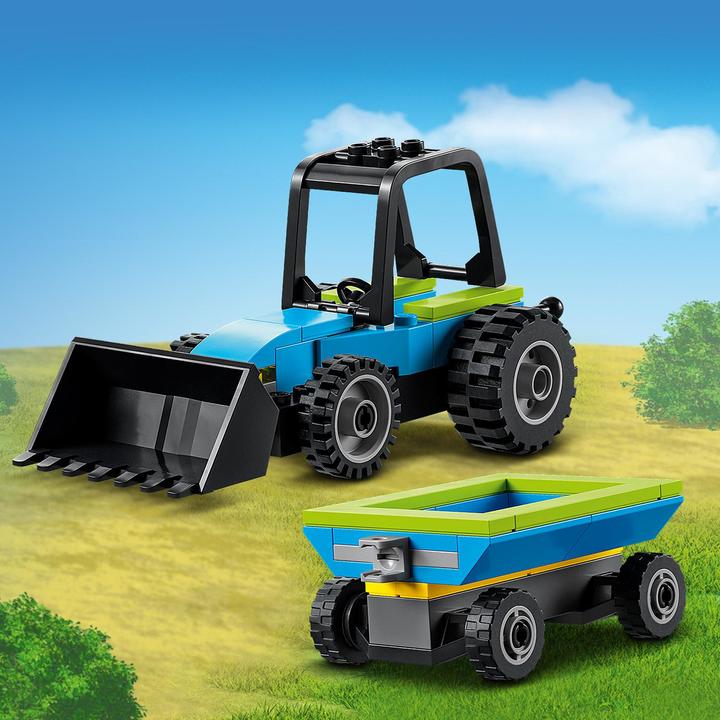 Actual product image LEGO Farm with animals (60346, LEGO City)